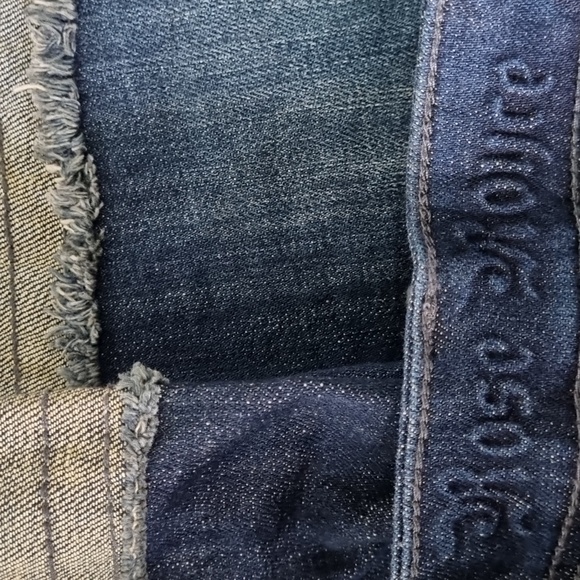 Rose Royce, dark blue denim shorts, rose button and stud details, size 27 5/6 - Picture 12 of 14